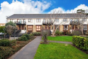 Unclassified image, 2 of 23, button - Spacious 2BDR Flat Near Portmarnock Beach (Dublin)