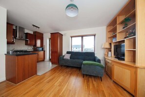 Living area - Spacious 2BDR Flat Near Portmarnock Beach (Dublin)