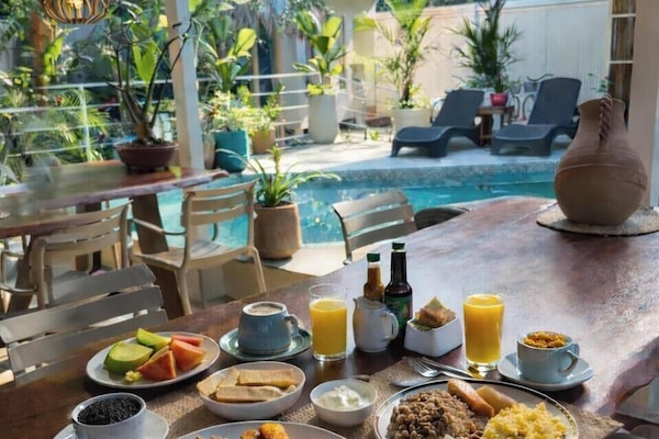 Free daily full breakfast