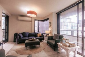 TV - Stunning 2BDR Apt in the heart of Docklands (Docklands)