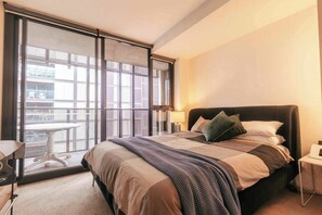 Room - Stunning 2BDR Apt in the heart of Docklands (Docklands)