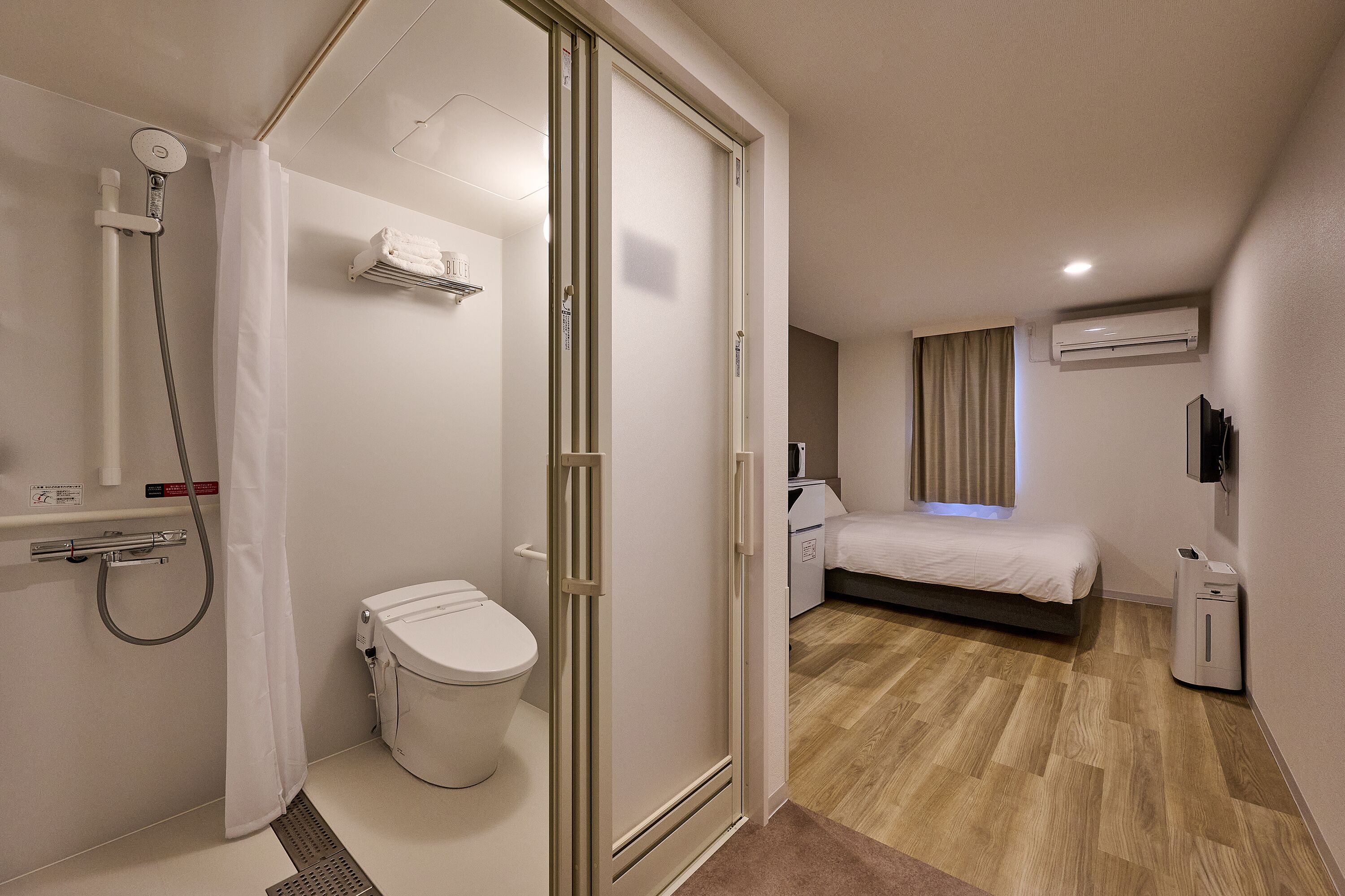 Double Room - Disability Access, Non Smoking (check-in is not available after 11PM) | Bathroom