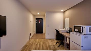 Chambre Double, non-fumeurs (check-in is not available after 11PM) | Wi-Fi gratuit, draps fournis