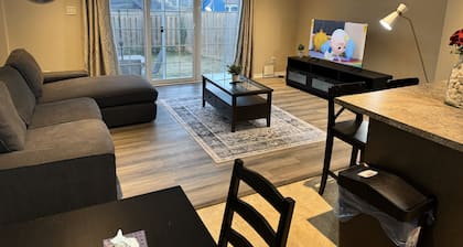 Gorgeous 3-bedroom house in family friendly Kitchener neighborhood