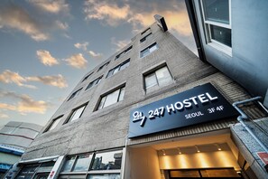 Exterior detail - 247 Hostel Seoul (Seoul)