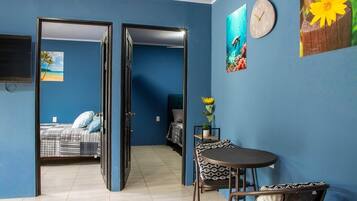 2 slaapkamers, een strijkplank/strijkijzer, gratis wifi, beddengoed