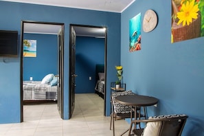 2 chambres, fer et planche Ă repasser, Wi-Fi gratuit, draps fournis