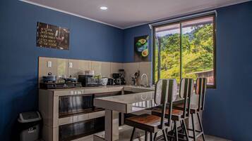 Microwave, stovetop, dishwasher