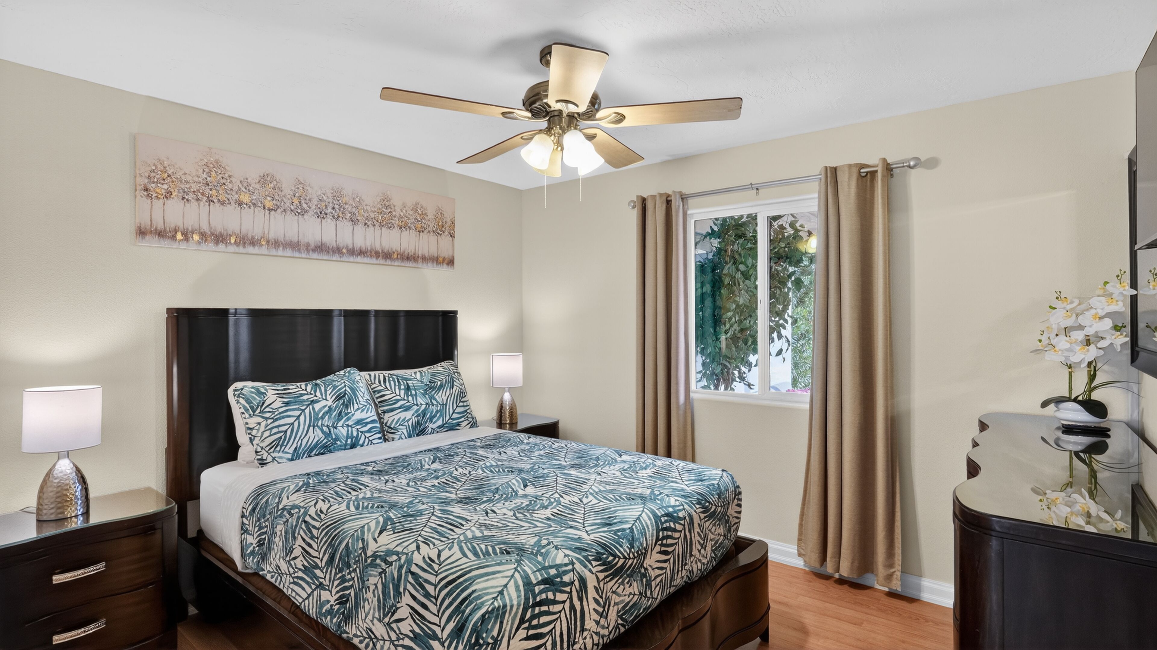 3 soverom, skrivebord, strykejern/-brett og wi-fi (inkludert)