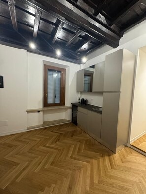 Interior - Laurina Hoome Collection (Rome)