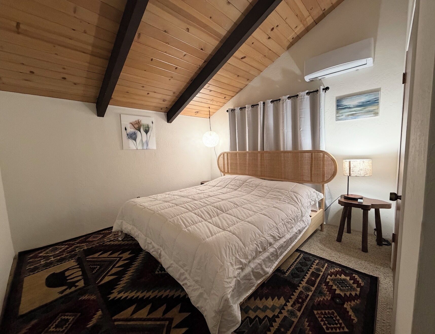 Iron/ironing board, Internet, bed sheets