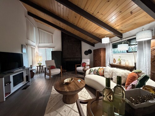 30 Mins to Yosemite: 2BR Retreat with Lake & Golf