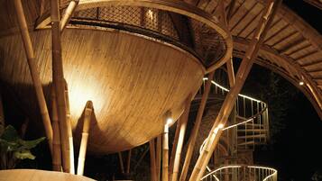 Signature Leaf Villa | Terrace/patio