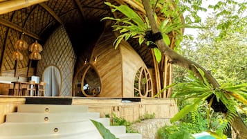 Moon Villa | Free WiFi, bed sheets