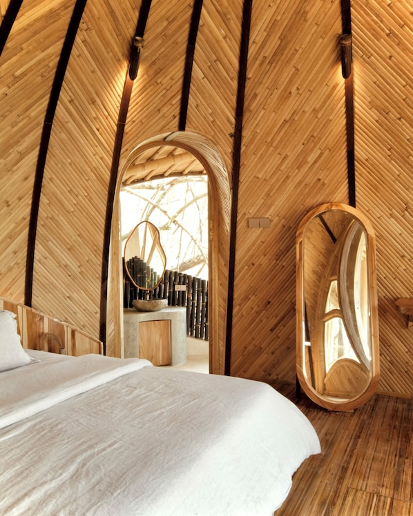 Premier Leaf Villa | Free WiFi, bed sheets - Cocoon Reserve (Kuta)