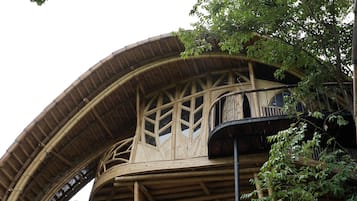 Treehouse Hideaway | Yksityiskohta ulkoa