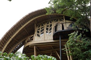 Treehouse Hideaway | Yksityiskohta ulkoa
