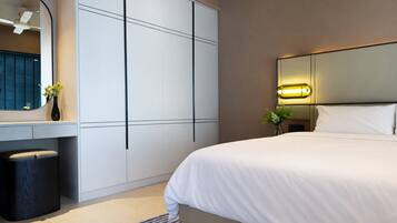 Family Suite, Balcony, Mountain View | Desk, free WiFi