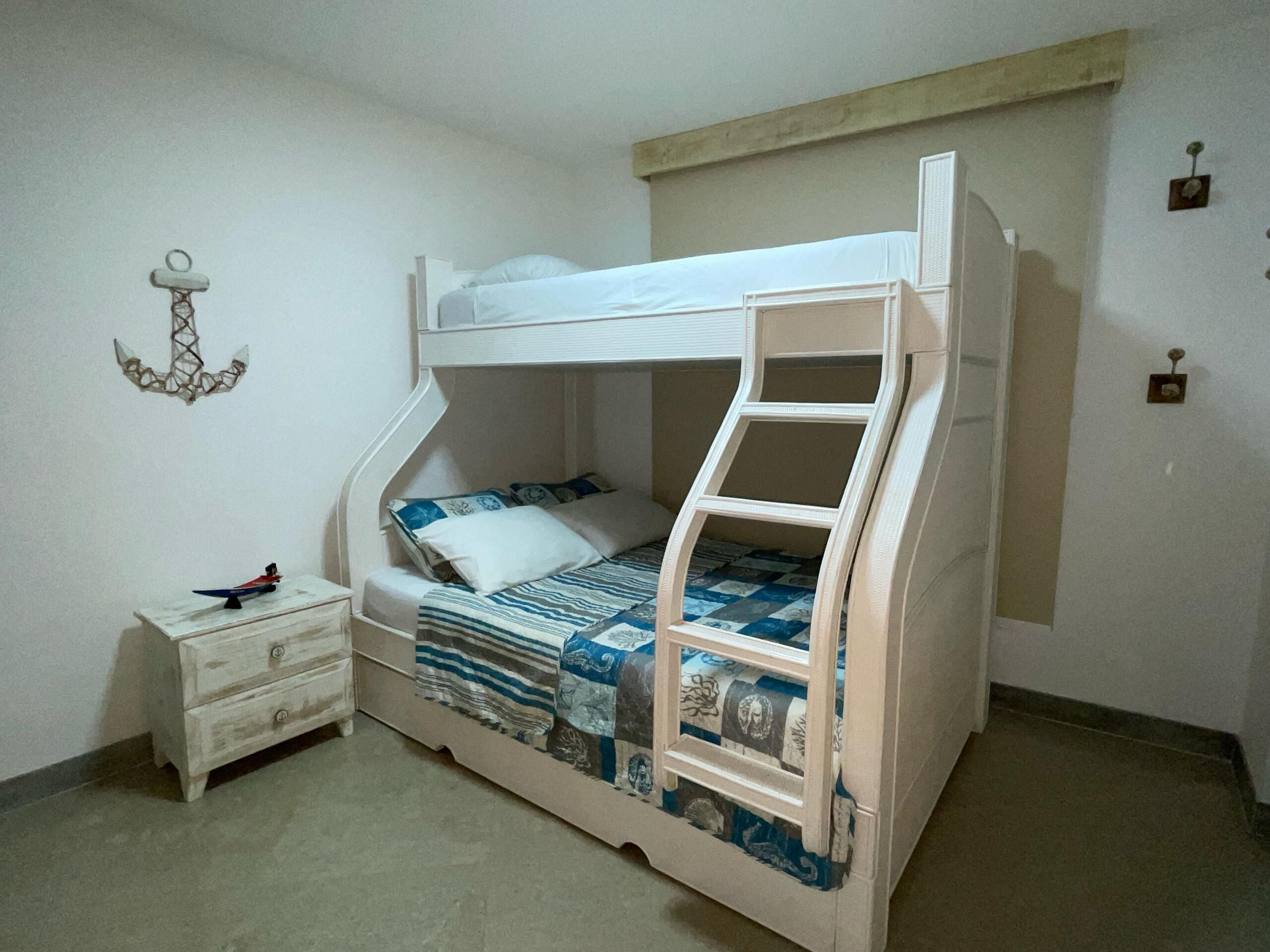 2 عدّة غرف نوم ومكواة/لوح كي وواي فاي مجانًا