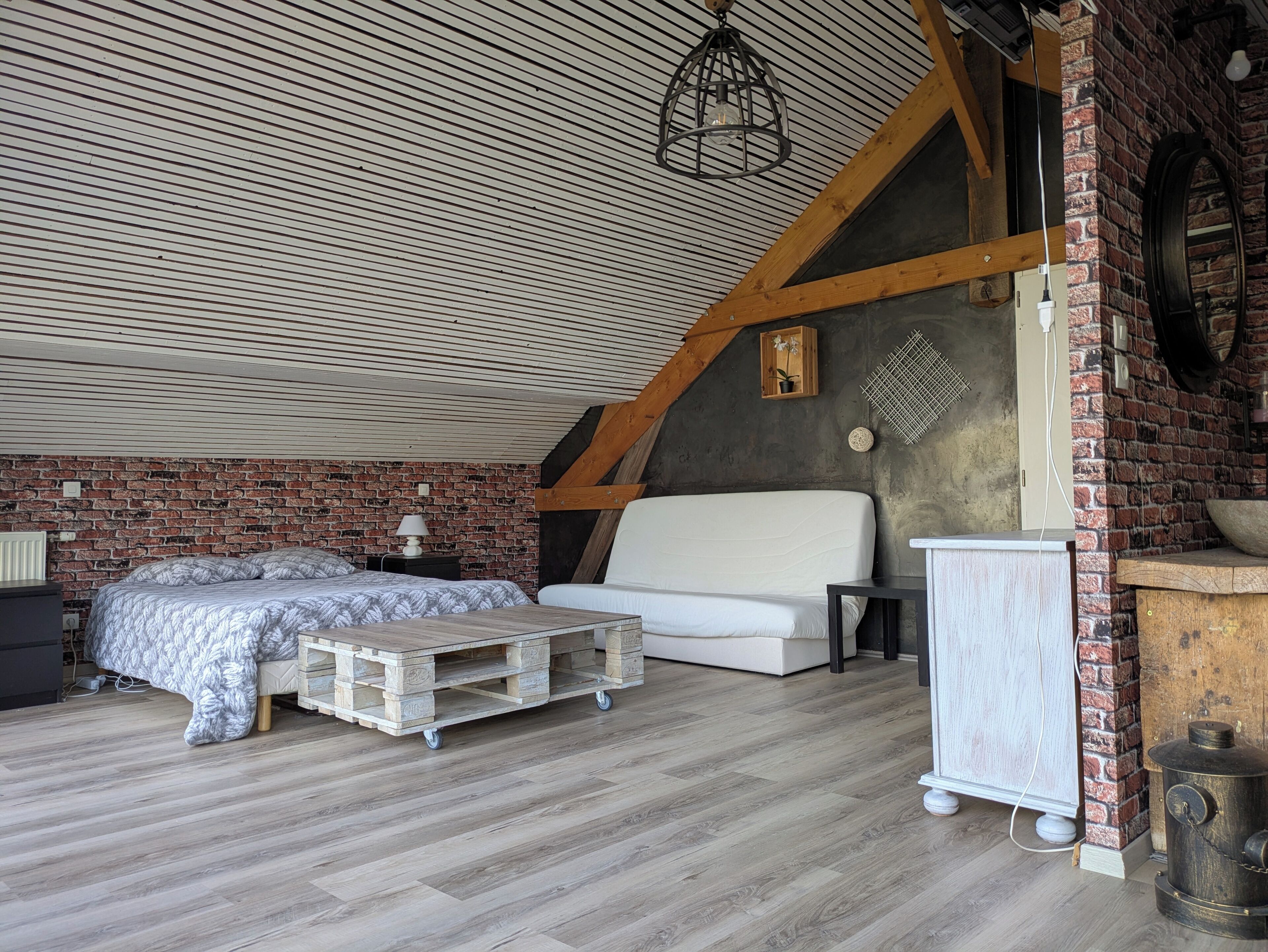 4 chambres, fer et planche à repasser, lit parapluie, Wi-Fi gratuit