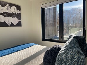 Room - Bell`s Butte | Pool, Hot Tub & Fitness | Parking (Canmore)