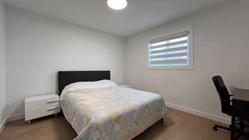 Iron/ironing board, WiFi