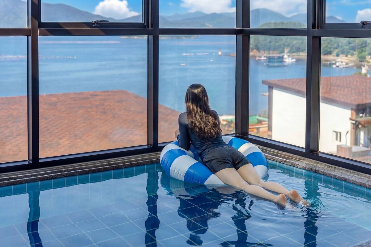 Basic Room, 1 Bedroom (Room 4 (Private Pool & Ocean View))