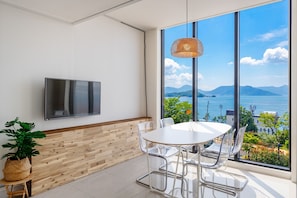 Basic Room, 1 Bedroom (Room 203 (Private Pool, Ocean View)) | 1 bedroom, free WiFi