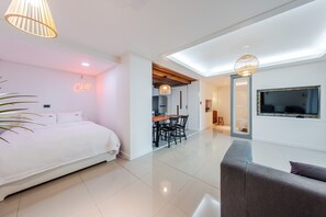 베이직룸, 침실 1개 (Room 102 (6m Pool, Ocean View)) | 1 개의 침실, 무료 WiFi