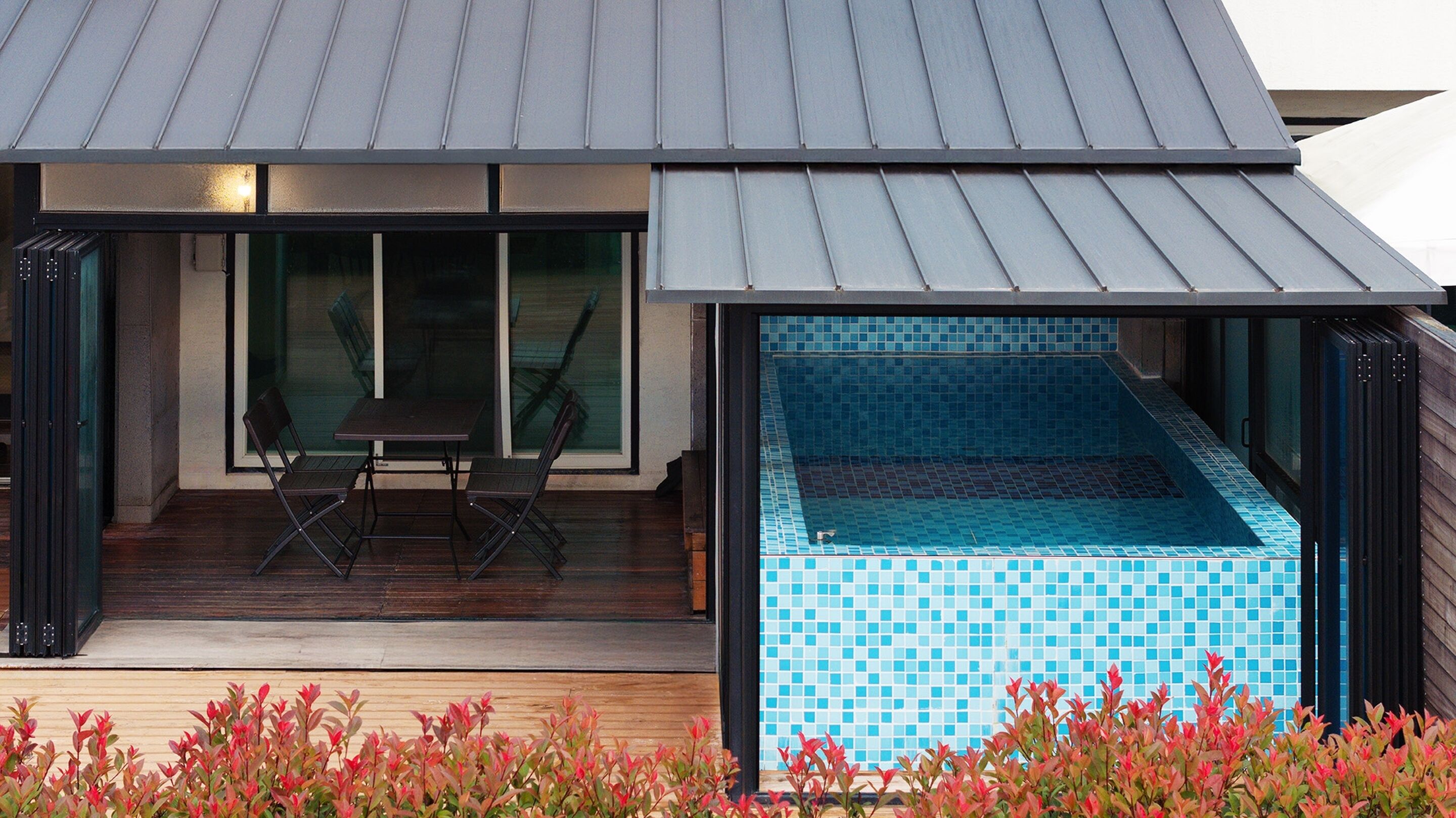 Basic Room, 1 Bedroom (Room 102 (6m Pool, Ocean View)) | 1 bedroom, free WiFi