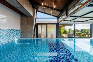 Basic Room, 1 Bedroom (Room 102 (6m Pool, Ocean View)) | 1 bedroom, free WiFi