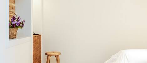 Chambre, 1 chambre (Room 102 (6m Pool, Ocean View)) | 1 chambre, Wi-Fi gratuit