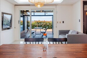 Basic Room, 1 Bedroom (Room 102 (6m Pool, Ocean View)) - Geoje Sea N Blue Family Pool Villa (Geoje-si)