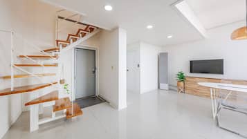 Basic-Zimmer, 1 Schlafzimmer (Room 203 (Private Pool, Ocean View)) | 1 Schlafzimmer, kostenloses WLAN