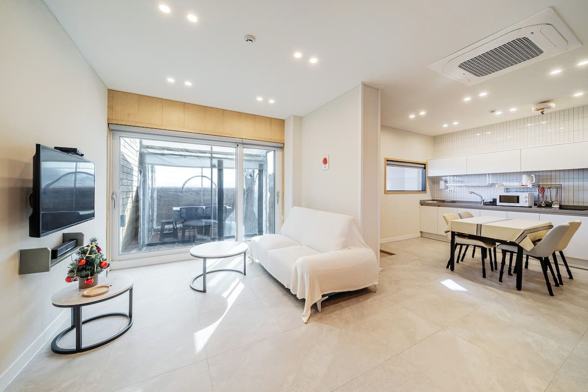 Eenvoudige kamer, 1 slaapkamer (Room 101 (Jacuzzi)) | 1 slaapkamer, gratis wifi