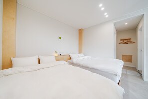 Basic Room, 1 Bedroom (Room 201 (Jacuzzi, Outdoor Pool)) | 1 bedroom, free WiFi - Gyeongju Sanmaru Pension (Gyeongju)