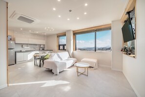 Basic Room, 1 Bedroom (Room 201 (Jacuzzi, Outdoor Pool)) - Gyeongju Sanmaru Pension (Gyeongju-si)