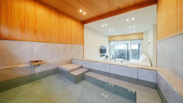 Basic Room, 1 Bedroom (Room 101 (Jacuzzi)) | 1 bedroom, free WiFi