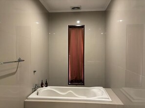 Hair dryer, towels, shampoo, toilet paper - Kubu Manggala 1-Bedroom Private Pool Villa Include Breakfast (Kerobokan Kelod, Badung)