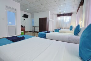 Family Quadruple Room | Desk, free WiFi - Beach Corridor Residence   (Negombo)