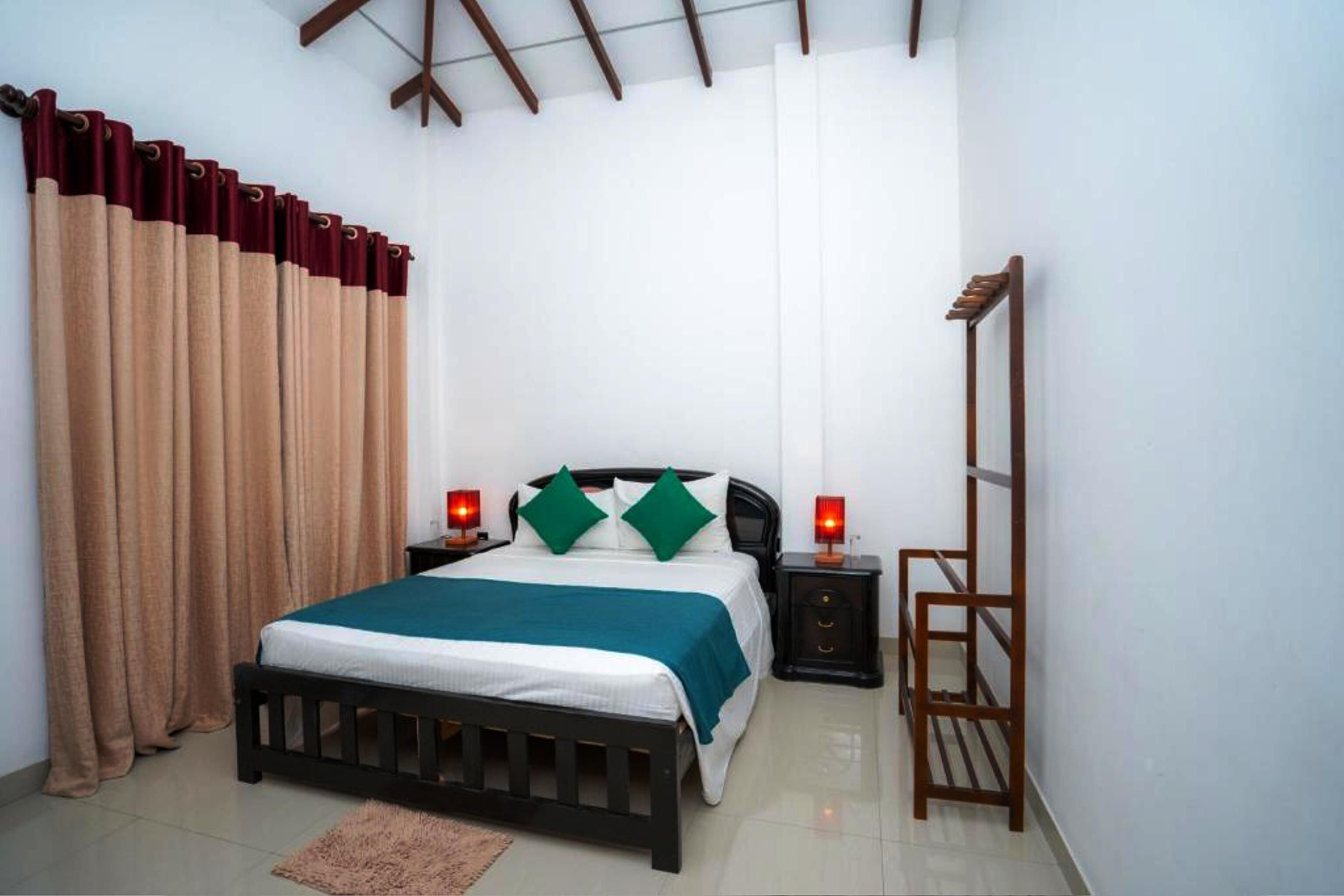 Chambre Double Confort, vue montagne | Coffres-forts dans les chambres, bureau