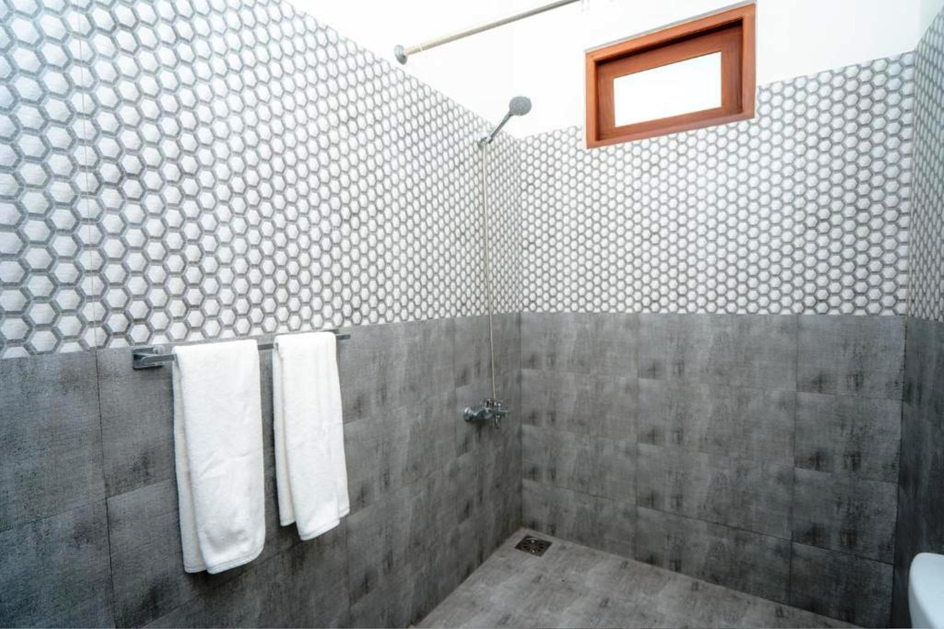 Comfort Double Room, Mountain View | Bathroom | Shower, hair dryer, towels, soap