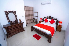 Deluxe Double Room, Mountain View | In-room safe, desk, laptop workspace, blackout drapes - Grand Hill Kandy (Kandy)