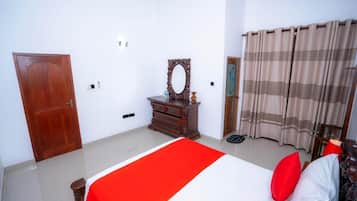 Deluxe Double Room, Mountain View | In-room safe, desk, laptop workspace, blackout drapes