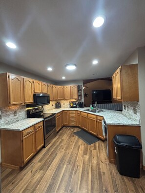 Private kitchen - Rustic Retreat near Norfork Lake (Clarkridge)