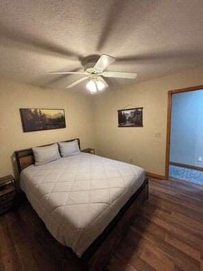 3 bedrooms, WiFi, bed sheets - Rustic Retreat near Norfork Lake (Clarkridge)