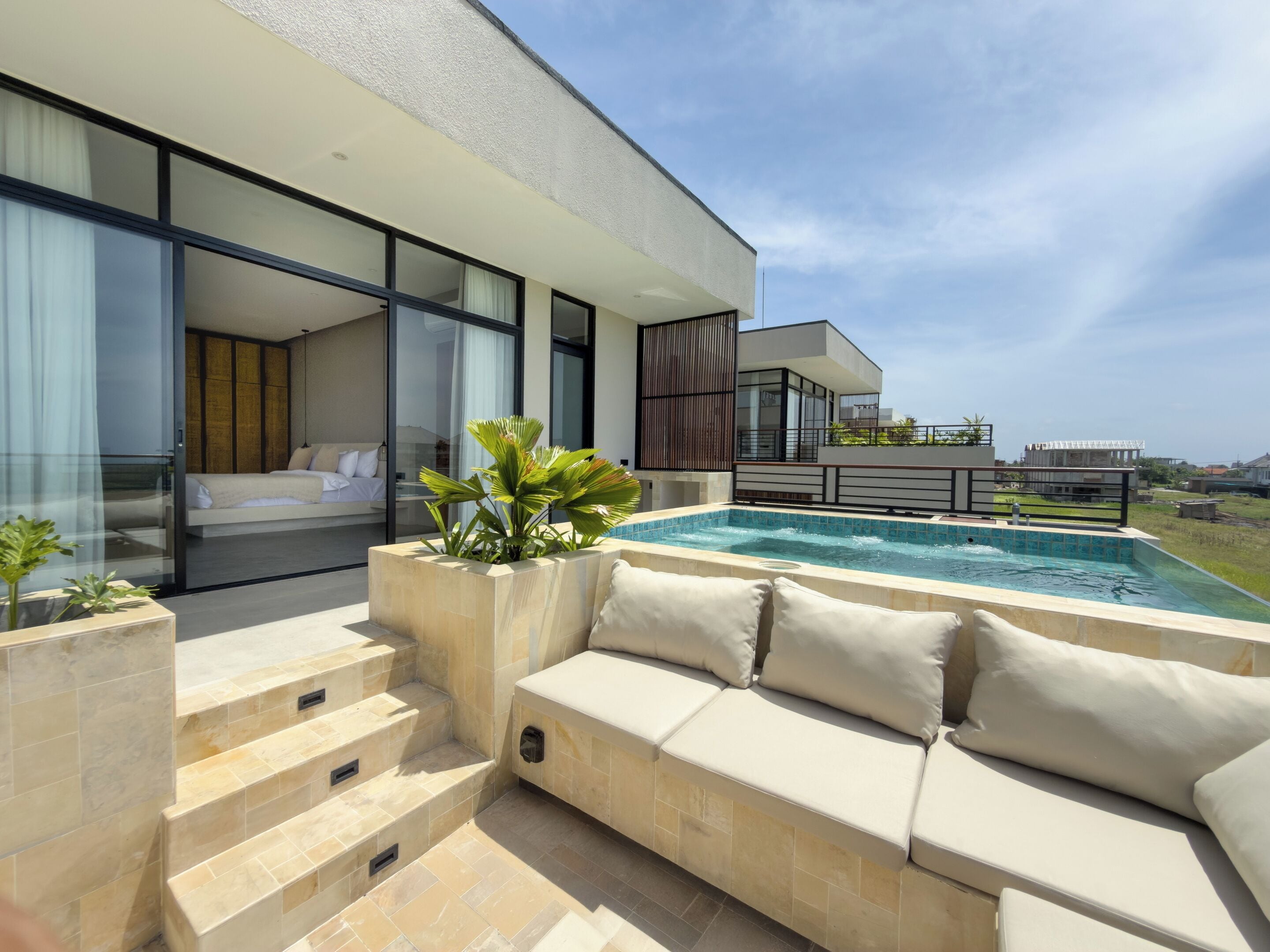 2 utendørsbassenger