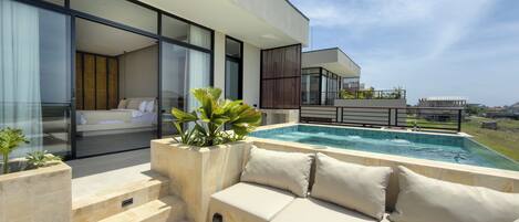 2 utendørsbassenger