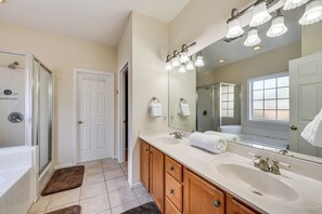 Hair dryer, towels - 2 Mi to Pinehurst Resort: Spacious Golf Getaway! (Pinehurst)