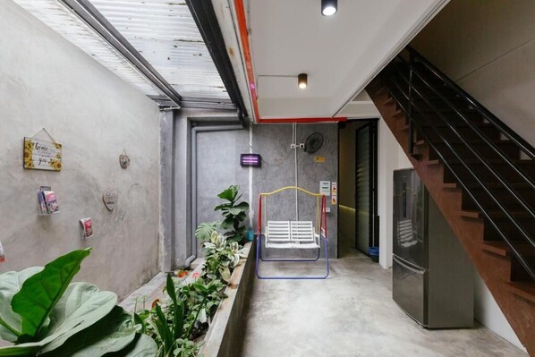 المنشأة من الداخل